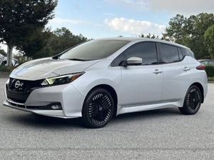 NUEVO MODELO 1N4CZ1CV1PC559510 Certificado 2023, Vehículo Eléctrico Compacto Hatchback, Motor FWD de 214 hp y 340 Nm de Torque, Cámara Trasera - Product Image 3