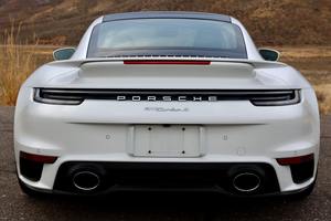 Porsche 911 Turbo S Coupé d'occasion propre, modèle 2022 - Product Image 2