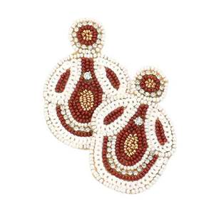 Boucles d'oreilles élégantes faites à la main en feutre perlé marron et ivoire avec broderie à la mode Déclaration exclusive de l'Inde - Product Image 1