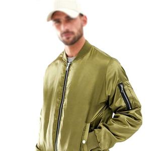 Chaqueta Bomber Larga y Delgada de Satén Recubierta de Poliéster 100% de Alta Calidad a Precio Económico para Hombre - Product Image 4