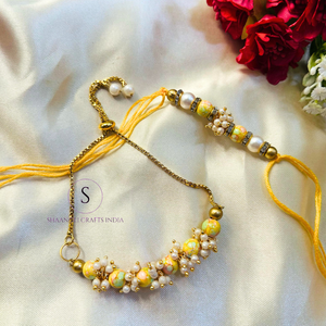 Diseñador blanco y dorado Moti Mala Rakhi's para festivales como Bhai Duuj , Raksha Bhandhan Bhaiya Bhabhi Rakhi Combo (Juego de 2) - Product Image 2