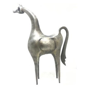 Sculpture en aluminium coulé de qualité supérieure, exprimant un design intemporel et un savoir-faire artistique en métal - Product Image 1