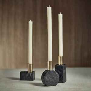 Juego de portavelas de mármol blanco y negro natural con tapa de latón, candelabros decorativos minimalistas modernos para uso de regalo de boda en el hogar - Product Image 1
