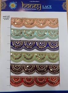 Tissu en dentelle brodée florale colorée vibrante et détaillée avec des motifs complexes, parfait pour la mode haut de gamme - Product Image 3