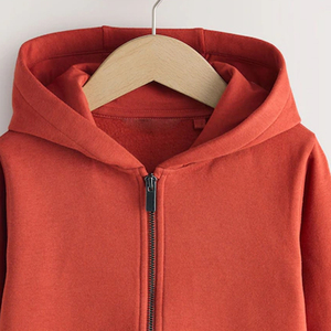 คอลเลคชั่นฤดูหนาว เสื้อฮู้ดราคาถูก มีกระเป๋าหน้า พร้อมบริการออกแบบโลโก้ตามสั่ง สำหรับการสั่งซื้อแบบขายส่ง มีฮู้ดและกระเป๋าข้าง - Product Image 2