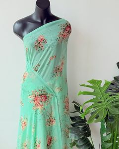 Sarees en soie douce Georgette pour femmes traditionnelles avec pièce de chemisier imprimé et matériel de robe en coton à grande bordure épaisse - Product Image 1