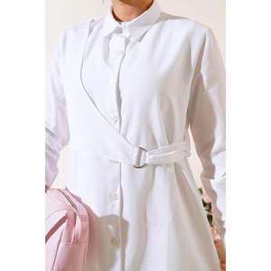 Chemise décontractée blanche à rabat sur le devant - Product Image 1