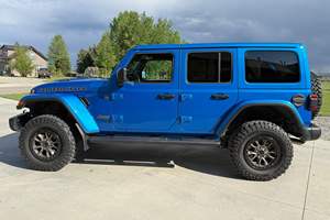 Wrangler Unlimited Rubicon 392 4x4 2021 ~16,800 Millas, Motor Hemi V8 de 6.4 Litros, Color Azul Perla Hidrográfico, Mayormente sin Modificaciones - Product Image 2