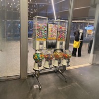 Distributeur automatique COMBO STAND XL - Capsules de jouets, balles rebondissantes, bonbons gélifiés (Reconditionné)