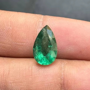 Piedra preciosa natural de pera cortada en Esmeralda calibrada facetada directa fabricante de la India verde esmeralda de Zambia fabricación de joyas de piedras preciosas - Product Image 1