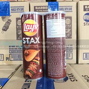 Lays Stax BBQ Pommes de terre frites aromatisées 100g Boîtes plus faciles à transporter pour les voyages Goût salé et texture semi-douce - Product Image 1