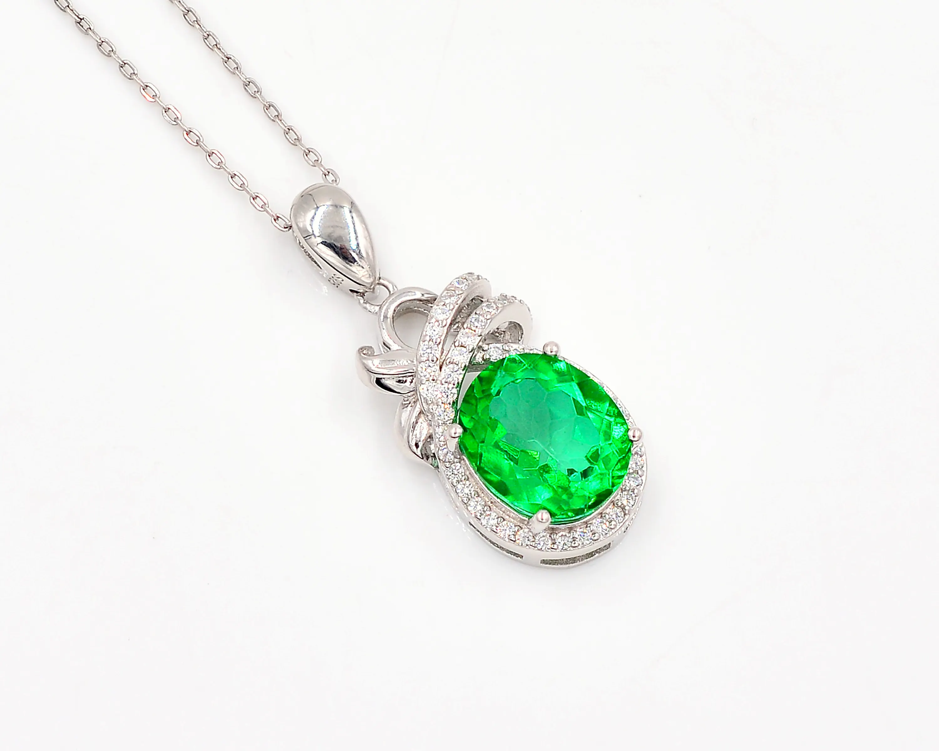 Topaze verte naturelle 10x12 MM forme ovale pendentif collier bijoux en argent Sterling 925 pendentif chaîne collier bijoux pour femmes
