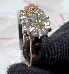 แหวนหมั้นทองคำแท้ 14k และ 18k ดีไซน์หรูหรา ประดับเพชรแท้ ระดับไฮเอนด์ ได้รับการรับรองจาก IGI HI-VSSI - Product Image 2