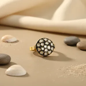 Bague en or plaqué avec un cluster de diamants exquis pour les cadeaux de bijoux pour femmes - Product Image 2
