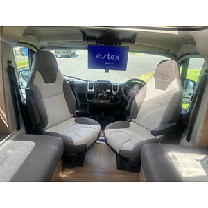 Auto-Trail Tracker EKS Autocaravana de Alta Tecnología con Conducción Autónoma - Product Image 4