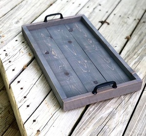 Bandeja de madera blanqueada de color con estilo de granja y asas simples perfectas para las necesidades diarias de servir o mostrar - Product Image 2