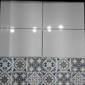 กระเบื้องเซรามิคเคลือบสีฟ้าดีไซน์เนอร์ขนาด30x45ซม. 12X18นิ้วกระเบื้องเคลือบเงาสำหรับโรงแรมห้องน้ำผนังภายในแบบกำหนดเอง - Product Image 6