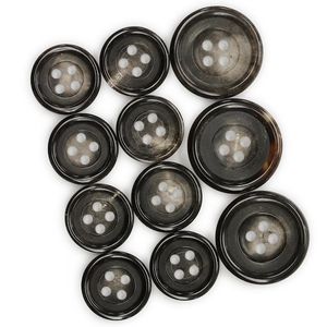 Cuerno Botones de 4 agujeros Pulido Flatback Redondo Tela de moda Cantidad a granel a bajo precio en la India - Product Image 1