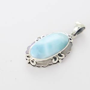 Colgante de Plata de Ley 925 Natural de Alta Calidad con Engaste de Bisel Moderno, Larimar de Forma Ovalada con Corte Cabujón, Diseño Elegante para Regalo - Product Image 1