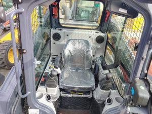 KUBOTA-Chargeuse compacte à dérapage SVL97-2 d'origine, moteur de chat, chargeuse sur pneus de haute qualité, noyau de moteur de pompe 220v, neuf, à vendre - Product Image 4