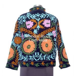 Vêtement d'hiver pour femmes en gros, court, de style folklorique, en velours, avec broderie florale Suzani, col montant, doublure en coton écologique - Product Image 4