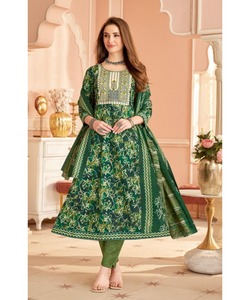 Terciopelo Salwar Kameez Pakistani Boutique Elegante bordado Blanco Elegante cosido Largo Formal Desgaste Fiesta Boda Traje Diseño - Product Image 3