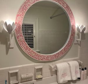 Espejo para colgar en la pared de tamaño y forma personalizados | Diseño moderno para el hogar, hotel y resort | Espejo montado en la pared de HF CRAFTS - Product Image 2