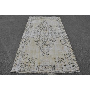 Alfombra Turca Vintage Blanca de Lana, 4.5 x 8 pies, Hecha a Mano, Estilo Tabriz, Diseño Abstracto de Patchwork, para Comedor, Ecológica, Mediana - Product Image 1