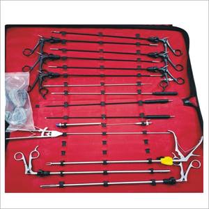 Juego de Instrumentos Laparoscópicos para Cirugía de Precisión que Incluye Portaagujas, Empujador de Nudos y Herramientas para Cierre de Portales - Product Image 4