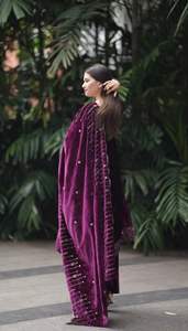 Conjunto de Salwar Kameez de ropa pakistaní bordada con Secuencia de terciopelo viscosa pesada para ocasiones festivas de proveedor mayorista - Product Image 3