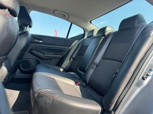 Nissan Altima 2.5 SR FWD 2023 Usado, Volante a la Izquierda - Product Image 2