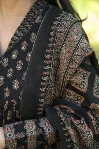 <b>Women</b> V Neck <b>Long</b> Kurta Suit Pant Dupatta Set Designer Traditional Outfit Best Wholesale Price - Product Image 6