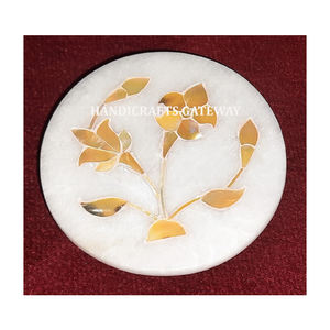 Atractivo espejo redondo de mármol blanco con incrustaciones de nácar dorado, diseño floral hecho a mano, utilizado como espejo de maquillaje. - Product Image 1