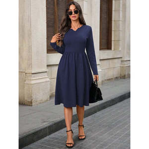 Robe midi en crêpe importé à manches longues et col en V avec poches pour femme, 31552 - Bleu marine - Product Image 1