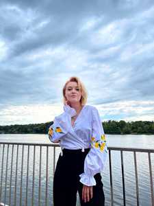 เสื้อสตรีสไตล์วินเทจแบบลำลองสำหรับฤดูหนาวจากยูเครน ดีไซน์หวาน ถักทอ คอปักลาย แขนยาว แต่งพู่ งานฝีมือ  สินค้ามาใหม่สำหรับฤดูร้อน - Product Image 4