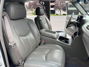 รถเชฟโรเลต ซับเบอร์บัน 1500 LTZ ปี 2006 พวงมาลัยซ้าย มาตรฐานไอเสียยูโร 4 - Product Image 4