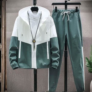 Ensemble Veste à capuche deux pièces et jogging de haute qualité avec logo personnalisé pour hommes, survêtement en polyester - Product Image 5