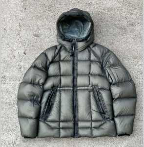 Chaqueta acolchada personalizada de alta calidad Unisex, chaqueta acolchada ajustada de estilo Vintage con cuello levantado, logotipo personalizado bordado para invierno - Product Image 1