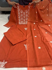 Ensemble élégant de 3 pièces en coton pur, Kurti, pantalon et dupatta, réversible, avec des détails vibrants pour femmes, à porter pour les fêtes - Product Image 6