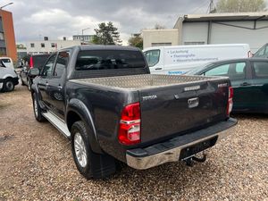 2016 pour Toyota HiLux utilisé boîte de vitesses manuelle FWD camion avec intérieur en tissu foncé - Product Image 3