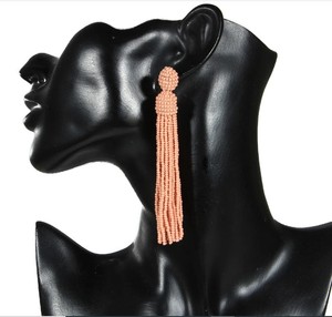 Boucles d'oreilles à pampilles en perles roses de qualité supérieure pour femmes, boucles d'oreilles longues à pampilles en perles de rocaille - Product Image 2