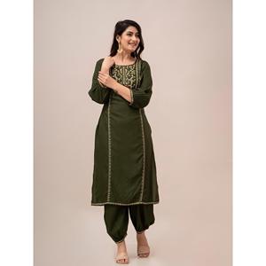 Green <b>Satin</b> Sequin Kurta with Three-Quarter Sleeves and <b>Pyjamas</b> for Women - Product Image 6