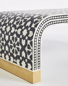 Table basse en incrustation d'os artisanale de qualité supérieure pour un style d'intérieur classique moderne Résidences de luxe et espaces de designers à vendre - Product Image 3