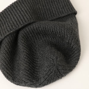 Gorro de punto de lana suave de invierno de alta calidad Unisex logotipo personalizado impresión Digital diseño Jacquard con lazos de puntos de frutas - Product Image 5