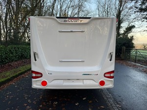 Swift Sprite Grande Major 4 SB Mini caravane pop-up 4x4 Capacité de couchage pour 4 personnes - Product Image 4