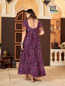 Festival Wear Navratri Special Última colección Increíble color Heavy Georgette Print con Gamthi Work Vestido largo con volantes - Product Image 5