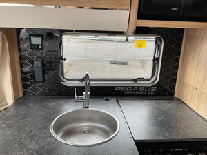 Compre caravanas, remolques camper, autocaravanas cerradas, remolques de camping 4x4, remolques totalmente equipados procedentes de Europa. - Product Image 5