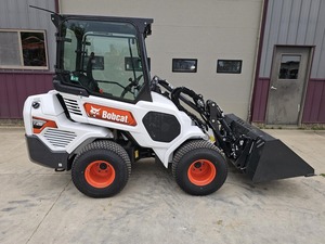 Mini chargeuse sur pneus 2024 L28 - Product Image 6