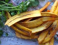 Chips de plantain frits Plantain doux du VietNam Chips Recette Mariquitas Cubanas Bandes de plantain frit Croquant profond