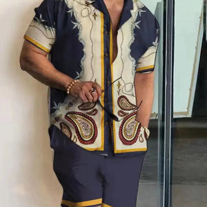 Ensemble décontracté deux pièces pour homme – Chemise respirante d'été et short imprimé en tissu éponge tissé brodé – Confortable et élégant - Product Image 2